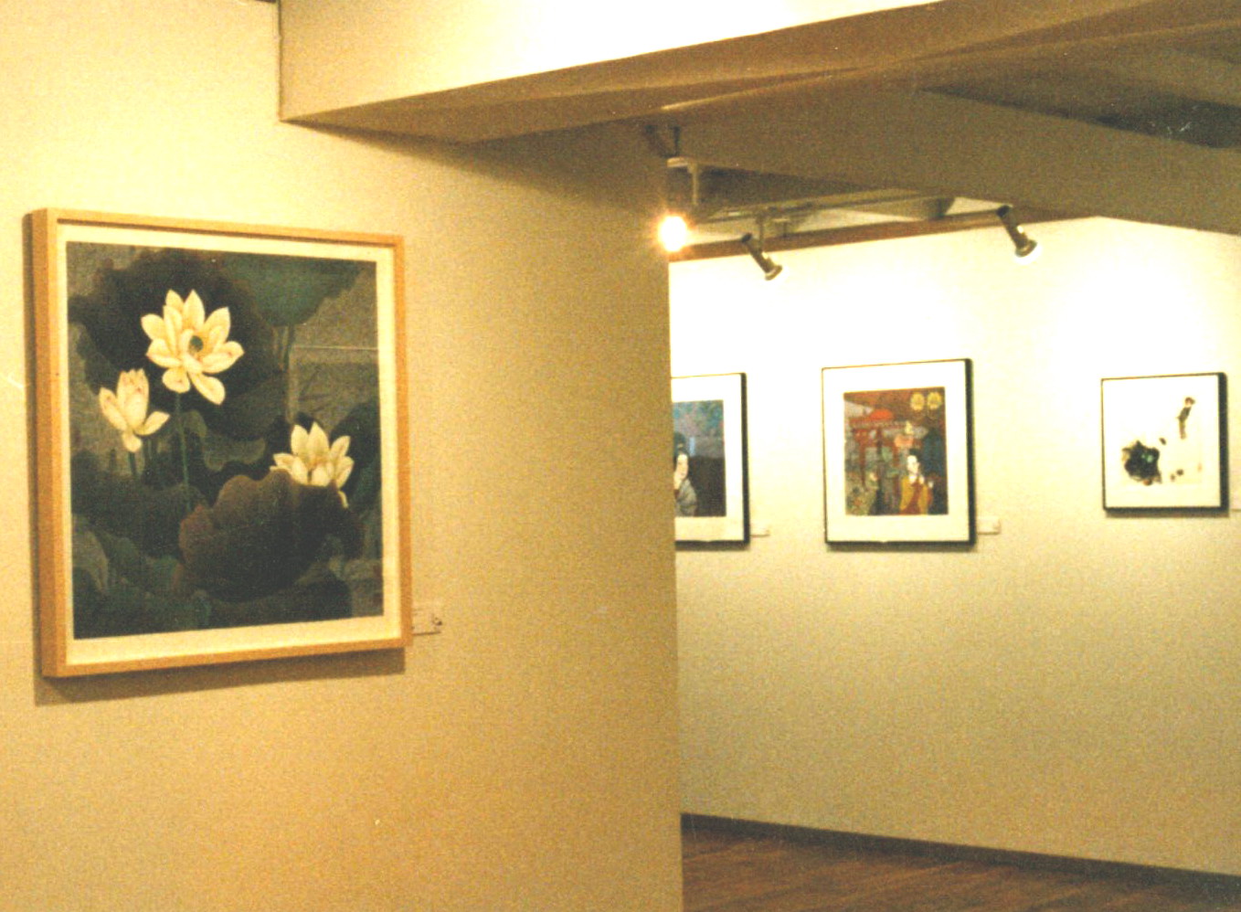 1990在美国西雅图参加中国画展览.jpg